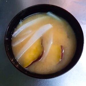 さつまいもと大根の味噌汁